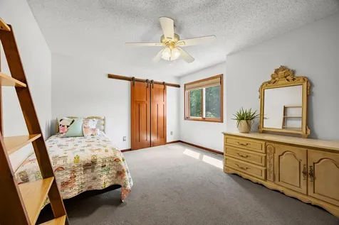 17633 Iberia Avenue Lakeville MN 55044