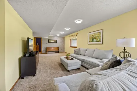 17633 Iberia Avenue Lakeville MN 55044