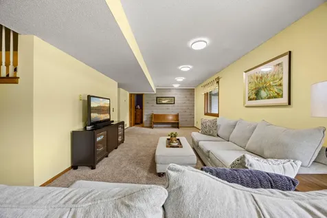 17633 Iberia Avenue Lakeville MN 55044
