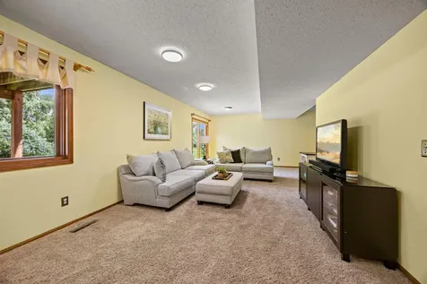 17633 Iberia Avenue Lakeville MN 55044
