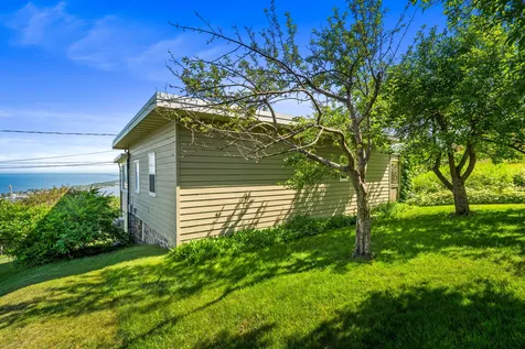 615 W 6th Street Duluth MN 55806