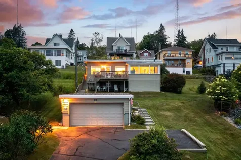 615 W 6th Street Duluth MN 55806