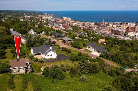 615 W 6th Street Duluth MN 55806