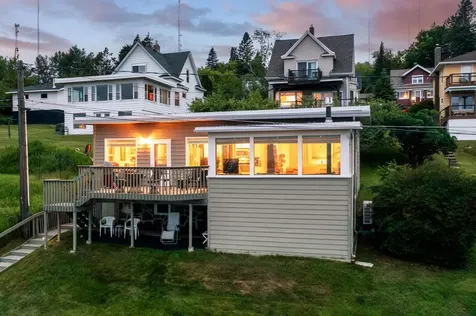 615 W 6th Street Duluth MN 55806