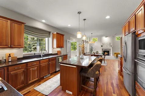 2454 Sandstone Place Woodbury MN 55129