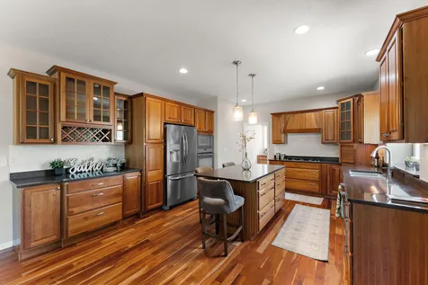 2454 Sandstone Place Woodbury MN 55129