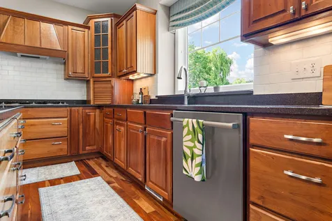 2454 Sandstone Place Woodbury MN 55129