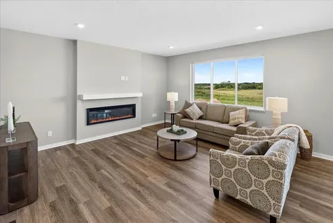 1931 Pierce Street SE Cambridge MN 55008
