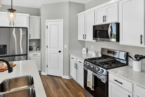 1931 Pierce Street SE Cambridge MN 55008
