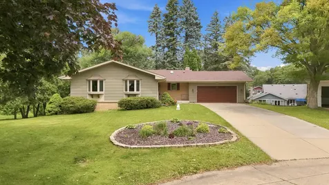 1527 E Windemere Circle NE Fridley MN 55421