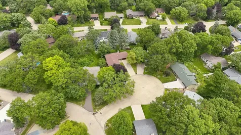 1527 E Windemere Circle NE Fridley MN 55421