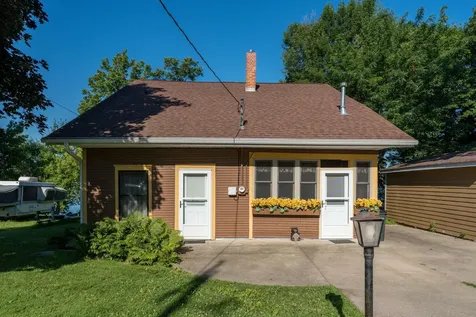 911 Reed Street N Waterville MN 56096