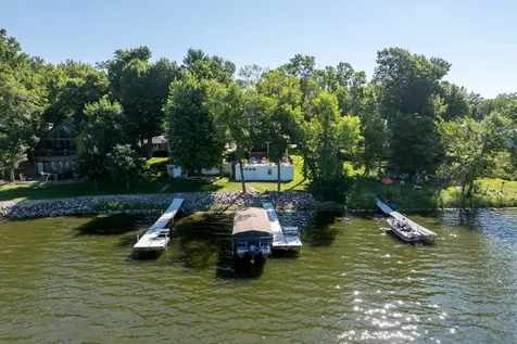 911 Reed Street N Waterville MN 56096
