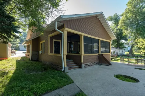 911 Reed Street N Waterville MN 56096