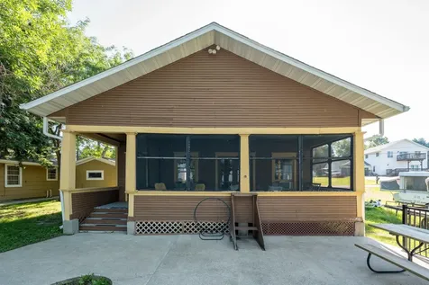 911 Reed Street N Waterville MN 56096