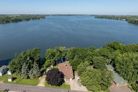911 Reed Street N Waterville MN 56096