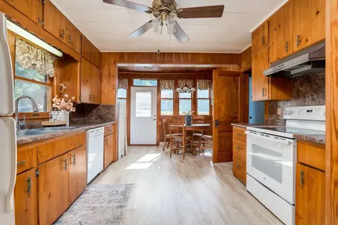 911 Reed Street N Waterville MN 56096