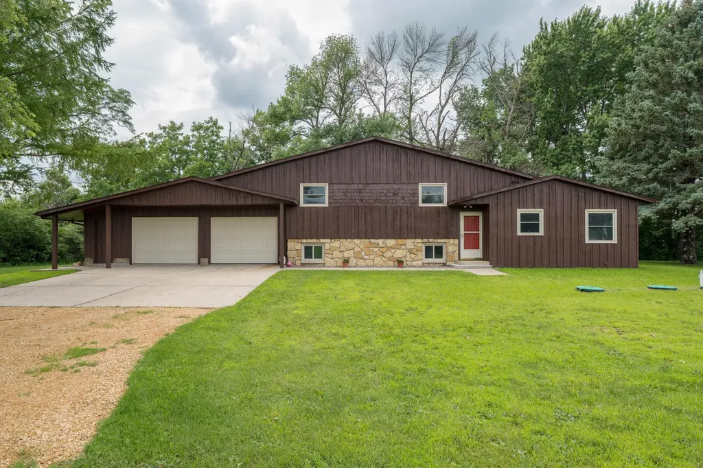 56977 142nd Street Mapleton MN 56065