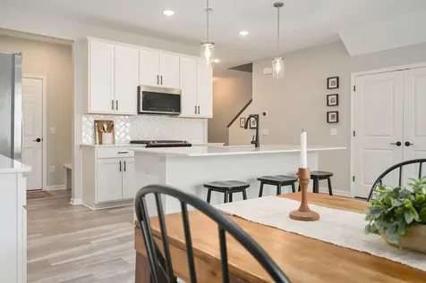 11283 Crestbury Drive Woodbury MN 55129