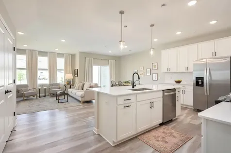 11283 Crestbury Drive Woodbury MN 55129