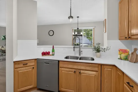 17195 49th Avenue N Plymouth MN 55446