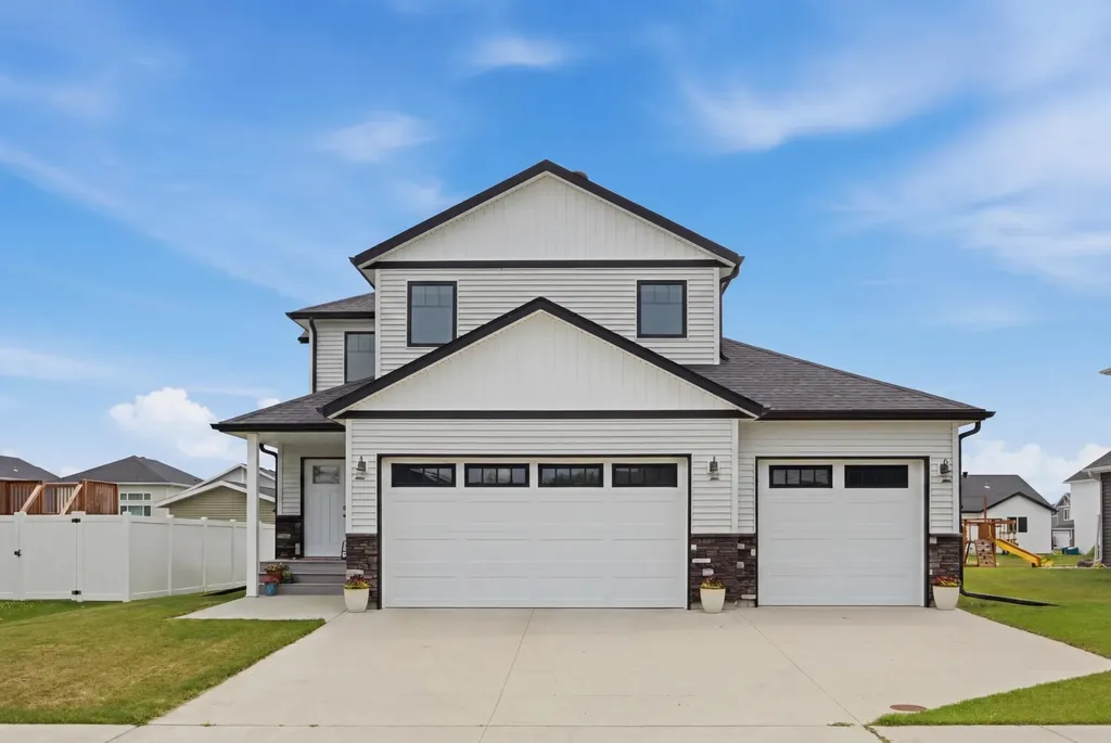 504 6th Street E Horace ND 58047