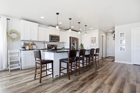 504 6th Street E Horace ND 58047