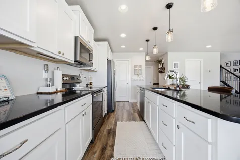504 6th Street E Horace ND 58047