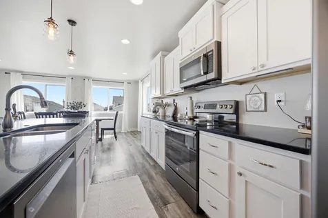 504 6th Street E Horace ND 58047