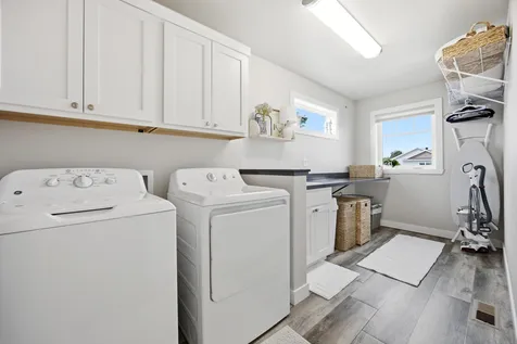 504 6th Street E Horace ND 58047