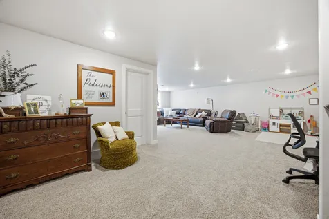 504 6th Street E Horace ND 58047