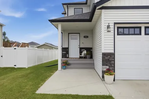 504 6th Street E Horace ND 58047