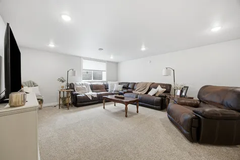 504 6th Street E Horace ND 58047