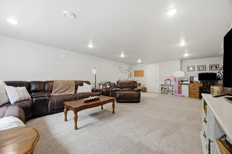 504 6th Street E Horace ND 58047