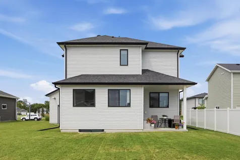 504 6th Street E Horace ND 58047