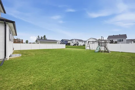 504 6th Street E Horace ND 58047