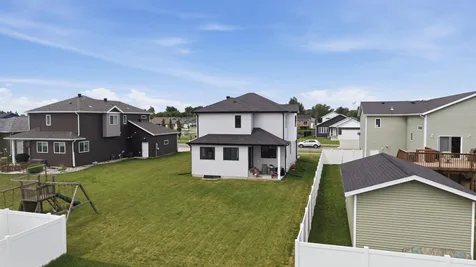 504 6th Street E Horace ND 58047
