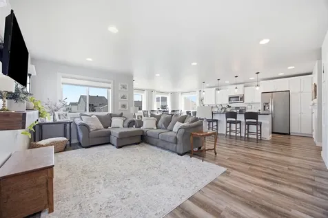 504 6th Street E Horace ND 58047