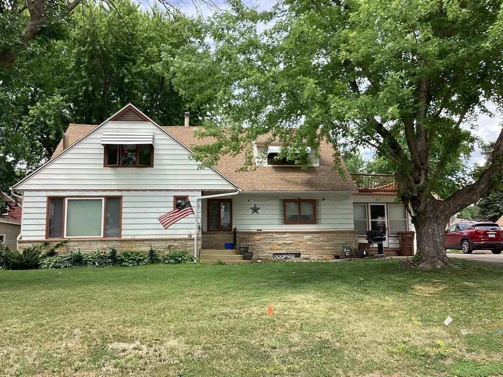 413 Hawthorne Street E Albert Lea MN 56007