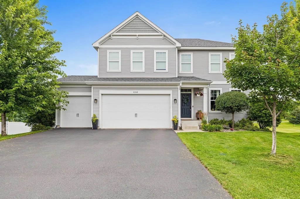 6554 102nd Avenue N Brooklyn Park MN 55445