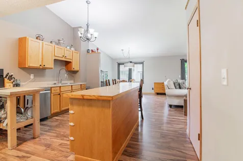 532 Pleasant Drive Hastings MN 55033