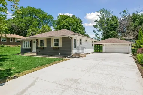 8209 Beard Road Bloomington MN 55431