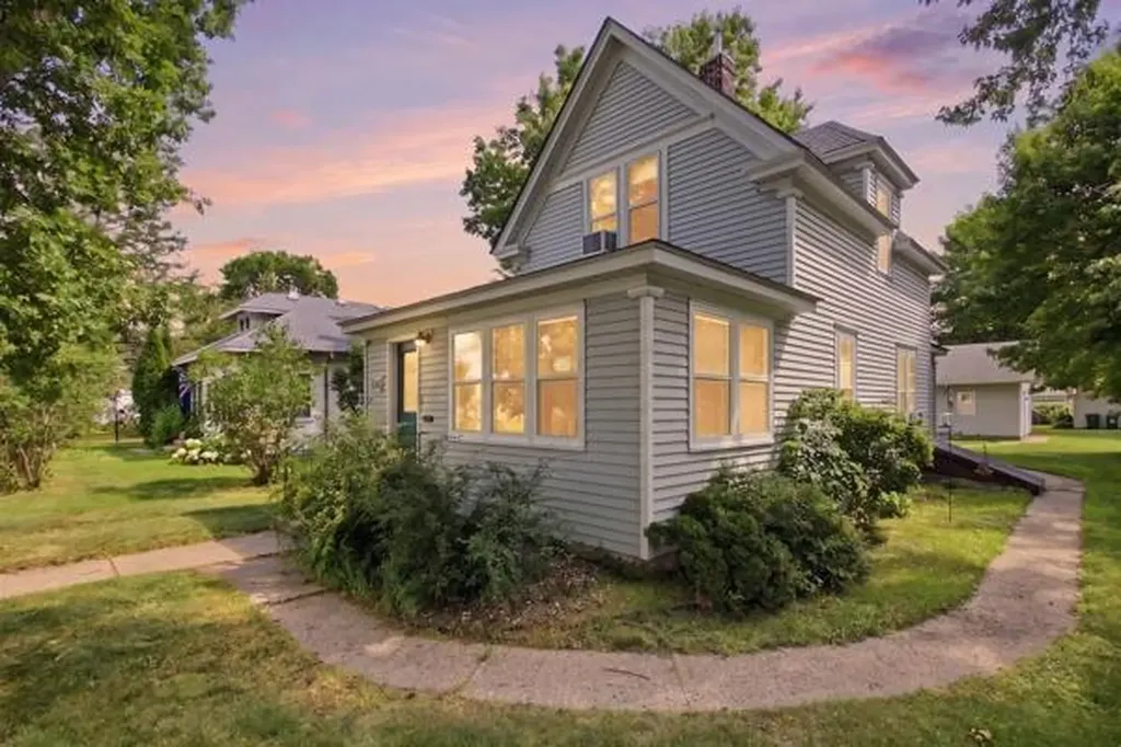 319 S Miller Avenue Litchfield MN 55355