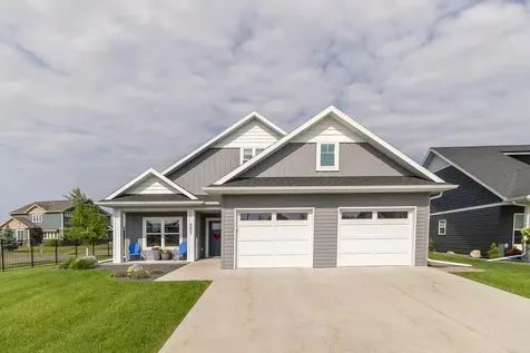 4897 Bluebell Loop S Fargo ND 58104