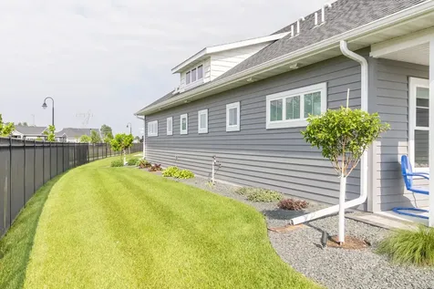 4897 Bluebell Loop S Fargo ND 58104