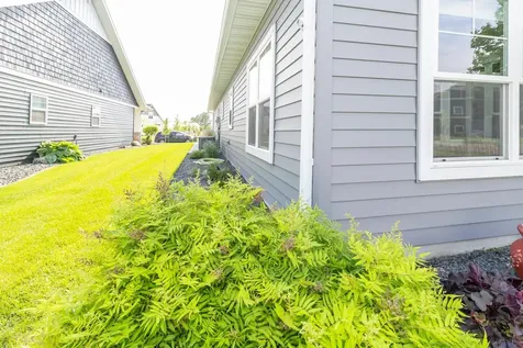 4897 Bluebell Loop S Fargo ND 58104