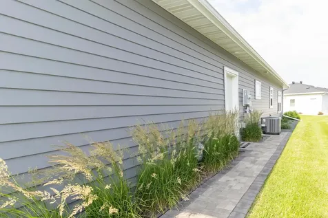 4897 Bluebell Loop S Fargo ND 58104
