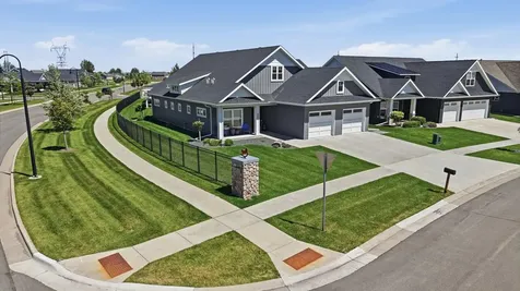 4897 Bluebell Loop S Fargo ND 58104