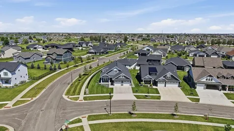 4897 Bluebell Loop S Fargo ND 58104