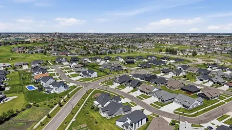 4897 Bluebell Loop S Fargo ND 58104
